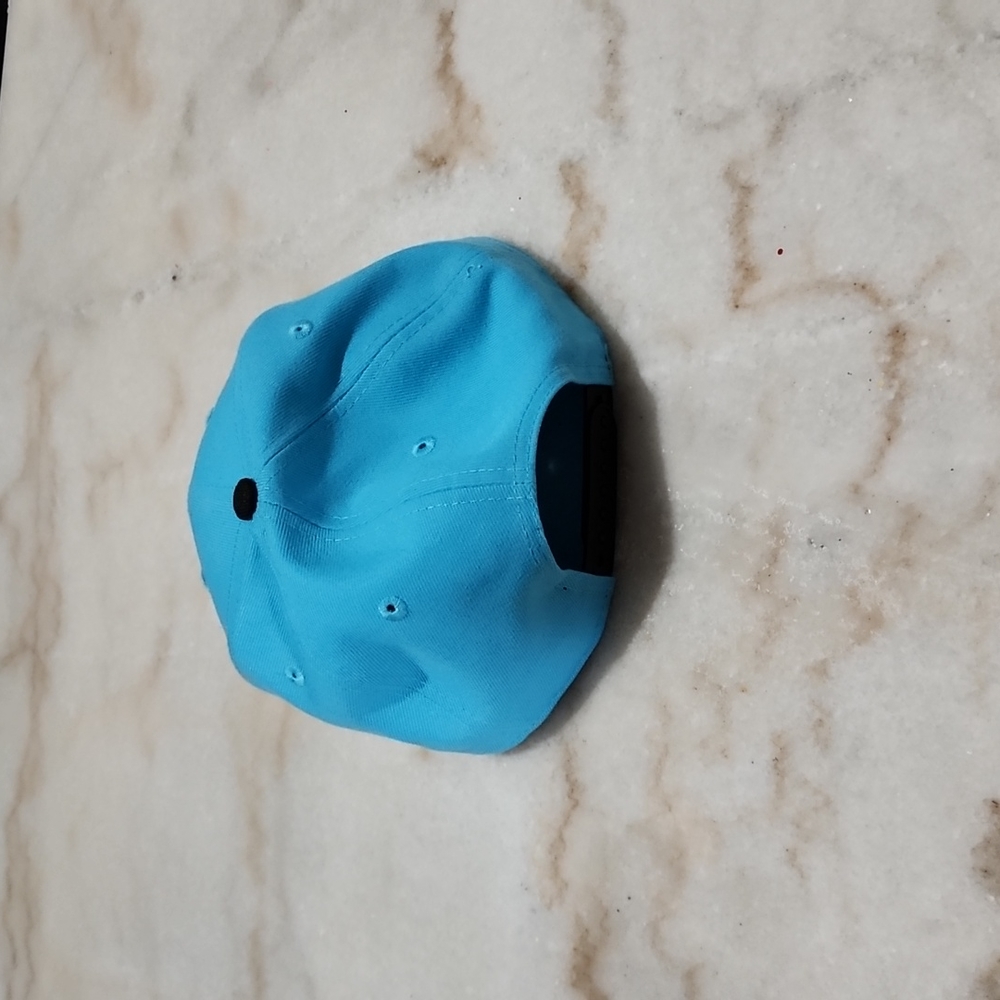 Baseball cap - Picture 2 of 3